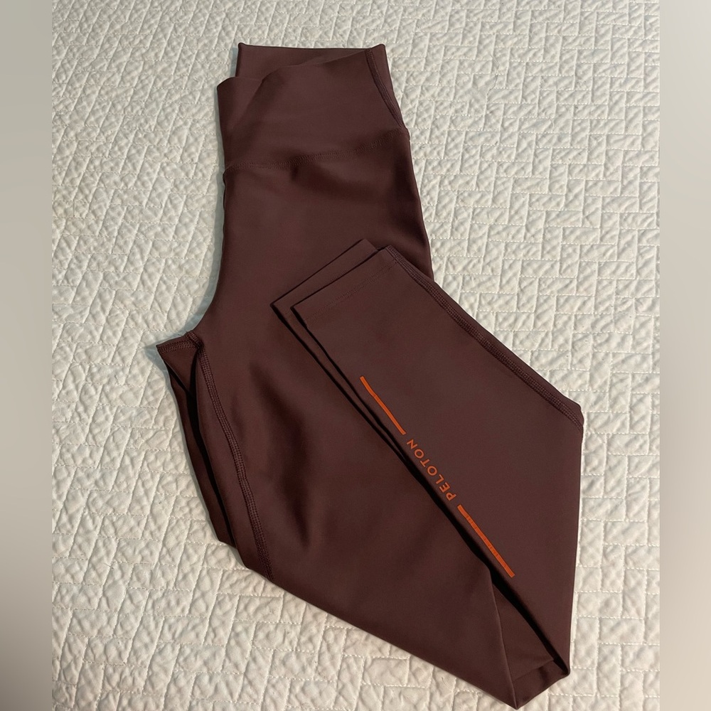 Peloton Leggings Burgandy Medium  Euc